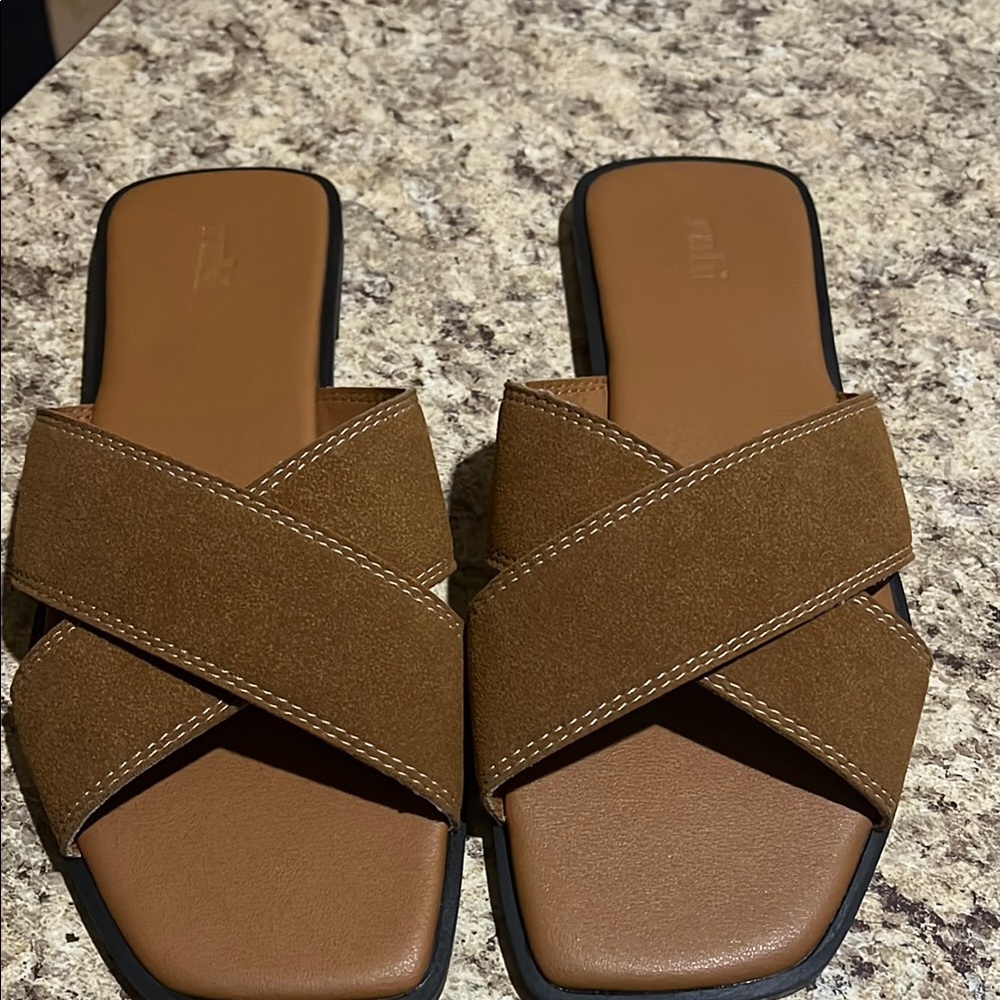 Modern Brown Sandals with Crisscross Straps